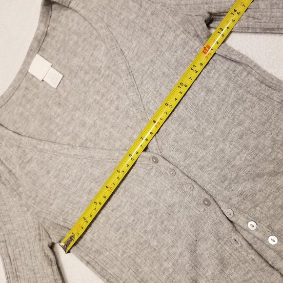 H&M Light Grey Cropped Cardigan X-Small Ribbed Long Sleeve Button Up V-Neck Top - Picture 5 of 8